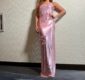 Anitta usa look rosa metálico de collab Versace e Fendi: tudo sobre o vestido ‘Fendace’ da artista!