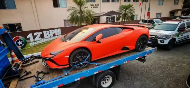 Carro de R$ 5 milhões é apreendido em oficina de Santa Catarina na ação que envolve influenciadores da Bahia