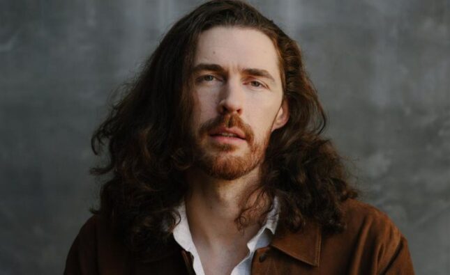 Hozier anuncia show no Brasil; saiba valores e datas