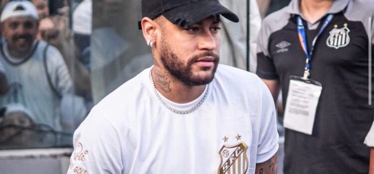 De volta ao Santos, Neymar procura mansão em condomínio de luxo onde Pelé morou com valores astronômicos