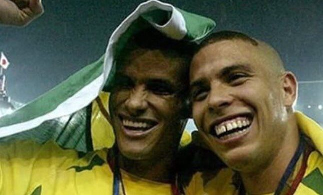 Heróis do Penta, Ronaldo e Rivaldo viram alvo de processo envolvendo casa de apostas; saiba detalhes